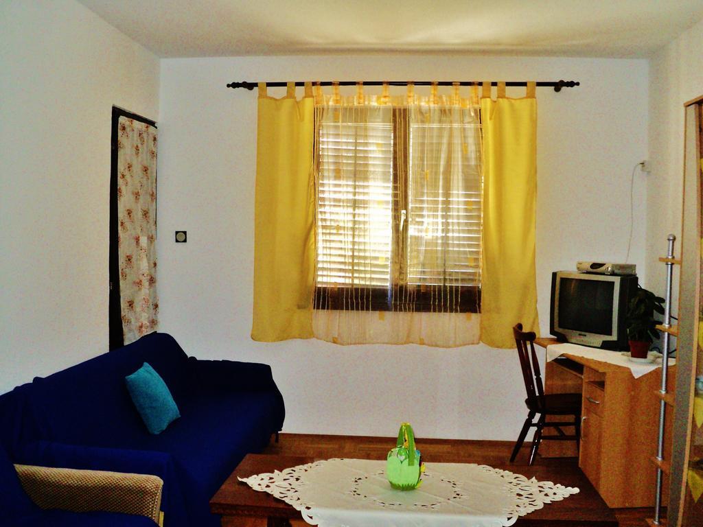Apartments Nevenka Крк Экстерьер фото